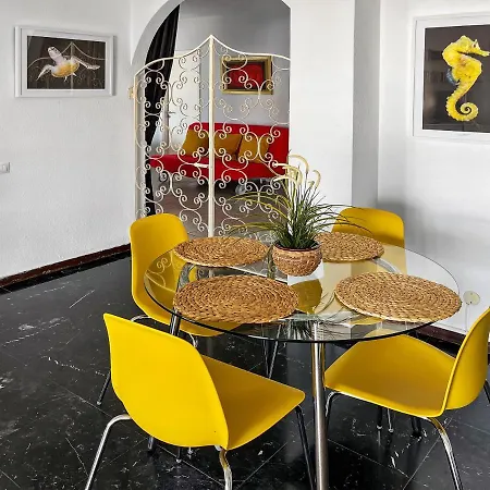Large Penthouse With Sunny Terrace *